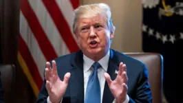 Twitter alertou para publicação de Trump, acompanhado de um link que leva a conteúdos checados e confiáveis sobre a eleição nos EUA.