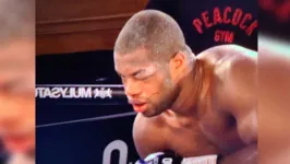 Daniel Dubois foi levado para o hospital com suspeita de grave lesão osso orbital do olho esquerdo. 