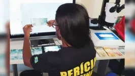 Centro de Perícias recebe cédulas apreendidas para análise de falsificação.
