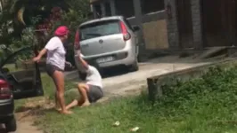 O vídeo circula pelo WhatsApp e mostra a sessão de violência
