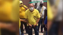 Imagem ilustrativa da notícia Prefeito de Afuá aponta órgão sexual para eleitores em gesto obsceno; veja vídeo