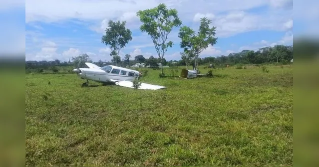 Imagem ilustrativa da notícia Avião faz decolagem forçada, atinge vaca e parte ao meio