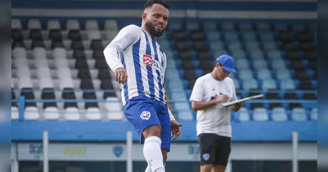Imagem ilustrativa da notícia Meia bicolor se diz pronto para jogar contra o Manaus-AM