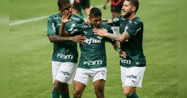 Imagem ilustrativa da notícia Rony faz dois gols contra ex-clube e ganha moral no Palmeiras