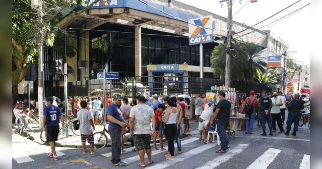 Imagem ilustrativa da notícia Auxílio
emergencial pode voltar caso haja nova onda de Covid, diz Guedes