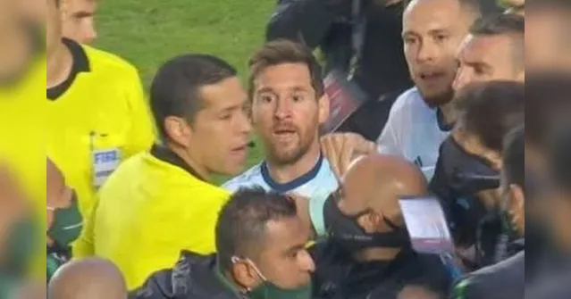Imagem ilustrativa da notícia Messi pistola xinga atacante do Cruzeiro: 'na b... da sua mãe'