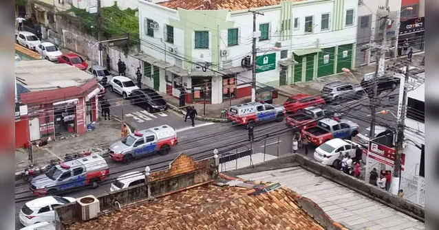 Imagem ilustrativa da notícia Criminosos roubam casa de massagem em Belém e fazem reféns na fuga