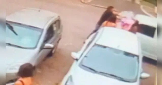 Imagem ilustrativa da notícia Vídeo mostra confusão entre motorista de app e passageira 