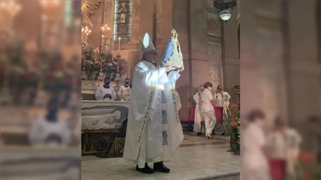 Imagem ilustrativa da notícia Acompanhe ao vivo a missa do Círio e a apresentação do manto