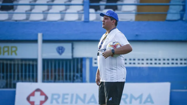 Imagem ilustrativa da notícia Ex-treinador critica Paysandu ao chegar em novo clube. Assista