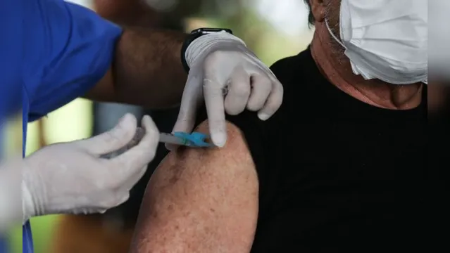 Imagem ilustrativa da notícia Vacina Pfizer já tem data para chegar ao Brasil, diz presidente da farmacêutica