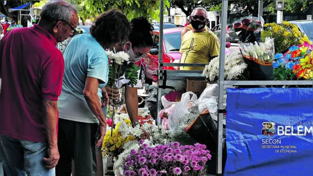 Imagem ilustrativa da notícia Procura por velas e flores já aumentou nos cemitérios de Belém