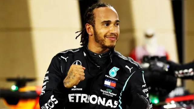Imagem ilustrativa da notícia Hamilton testa positivo para Covid-19 e está fora do GP do Bahrein