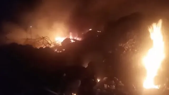 Imagem ilustrativa da notícia Galpão do Boi Caprichoso é atingido por incêndio no dia do seu aniversário