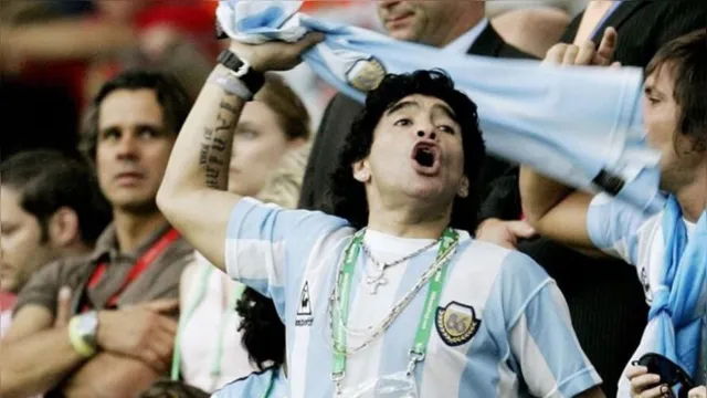 Imagem ilustrativa da notícia Famosos se despedem de Maradona nas redes sociais 