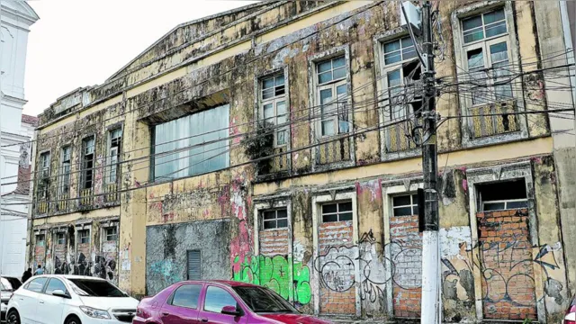 Imagem ilustrativa da notícia Prédios públicos estão abandonados pela Prefeitura de Belém