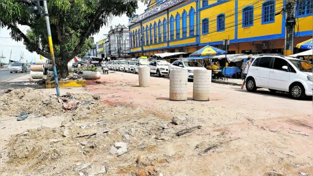 Imagem ilustrativa da notícia Obras paradas da Prefeitura causam caos no centro de Belém