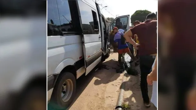 Imagem ilustrativa da notícia Ladrões morrem em tentativa de assalto a van em Icoaraci