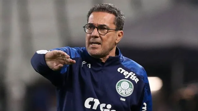 Imagem ilustrativa da notícia Luxemburgo é demitido do Palmeiras após derrota para o Coritiba