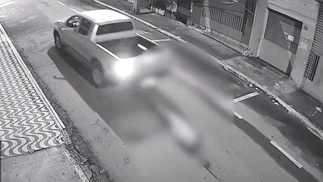 Imagem ilustrativa da notícia Empresário
é preso após amarrar morador de rua em carro e arrastá-lo