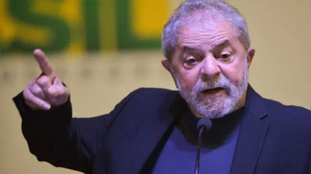 Imagem ilustrativa da notícia STJ nega recurso de Lula contra condenação no caso do tríplex de Guarujá