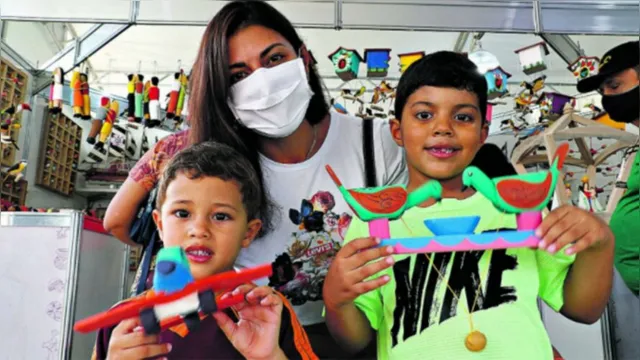 Imagem ilustrativa da notícia Feira do Círio: artesanato que encanta a criançada às vésperas do Dia das Crianças