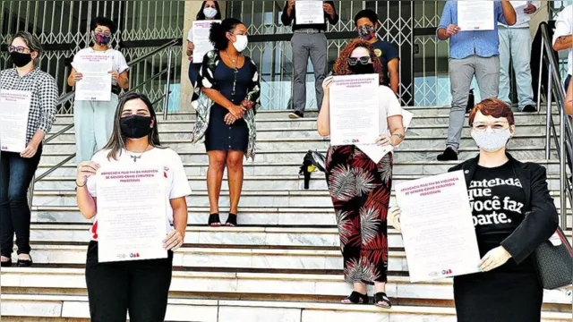 Imagem ilustrativa da notícia Mulheres se mobilizam após julgamento de Mariana Ferrer