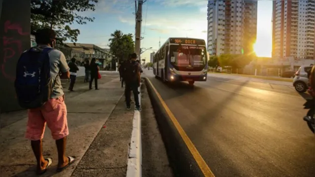 Imagem ilustrativa da notícia Corpo de Bombeiros atua na prevenção e combate a incêndios em ônibus de Belém 