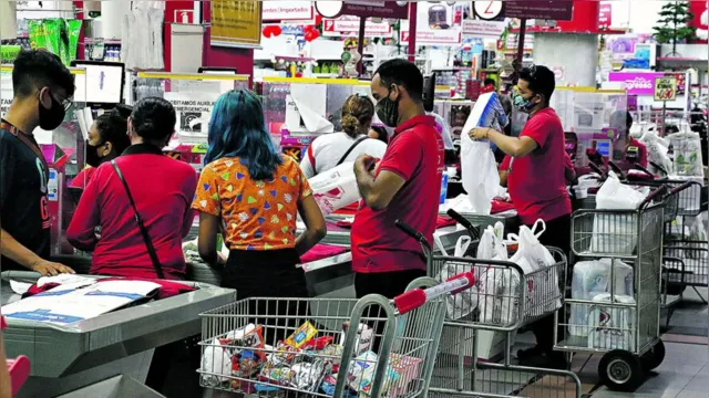 Imagem ilustrativa da notícia Supermercados devem contratar mais funcionários até o final do ano