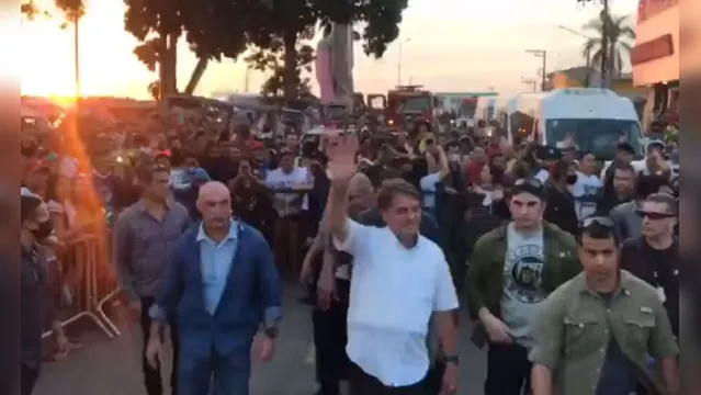 Imagem ilustrativa da notícia Vídeo: Bolsonaro chega ao Marajó e vai dormir em navio