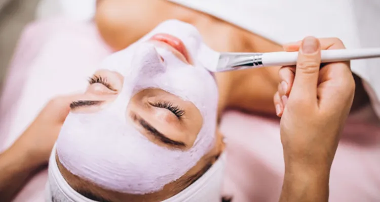 Imagem ilustrativa da notícia Você sabe os
benefícios da limpeza de pele profissional?
