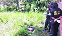 O homem morto (foto) ainda não foi identificado