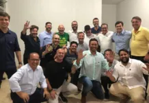 O presidente Jair Bolsonaro participa de evento com o apresentador Ratinho e empresário Hang.