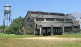 Caixa d'água e Escritório Central de Fordlândia, em Setembro de 2010.