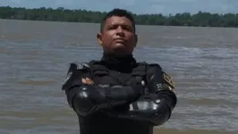 O guarda municipal foi alvejado na porta de casa, por um homem que em uma motocicleta, chegou disparando contra a vítima.