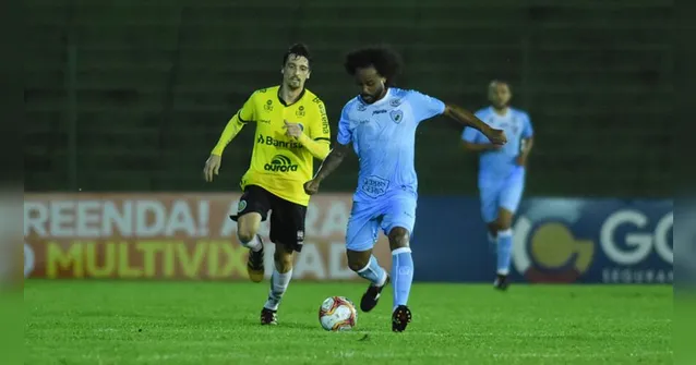 Imagem ilustrativa da notícia Árbitro cita pontapé e agressão em súmula de jogo da Série C. Veja o vídeo