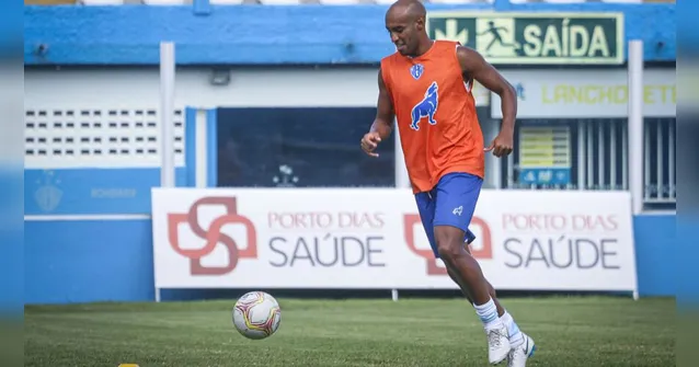 Imagem ilustrativa da notícia 'Tem gosto especial', diz zagueiro do Paysandu sobre clássico decisivo