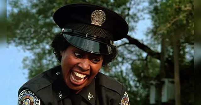 Imagem ilustrativa da notícia Morre aos 73 anos Marion Ramsey, atriz de 'Loucademia de Polícia'