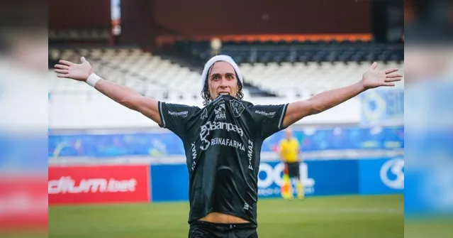 Imagem ilustrativa da notícia Paysandu vence o Londrina e assume liderança na Série C. Veja os gols!