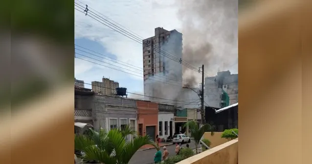 Imagem ilustrativa da notícia Incêndio atinge casa no bairro do Reduto em Belém; veja o vídeo!