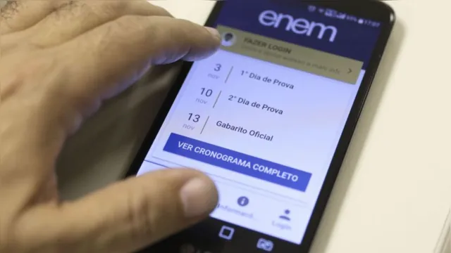 Imagem ilustrativa da notícia Estudantes do Enem lidam com internet precária e estudos pelo celular