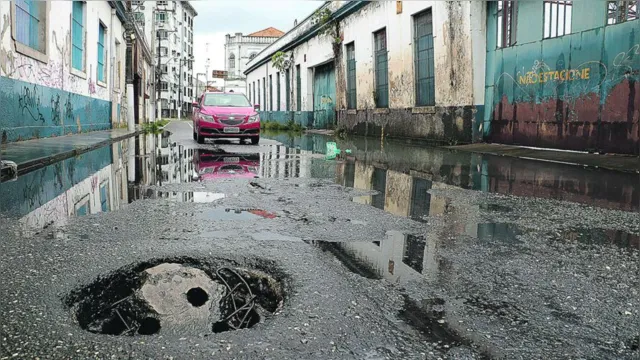 Imagem ilustrativa da notícia Em ruas de Belém estão cheias de buracos 