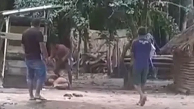 Imagem ilustrativa da notícia Vídeo: mulher é agredida por causa de cerca no interior do Pará