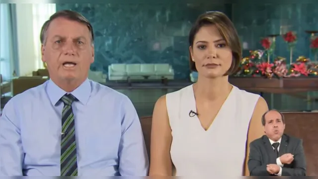 Imagem ilustrativa da notícia Em
live de Natal, Bolsonaro ironiza adiamento de divulgação da eficácia da
Coronavac
