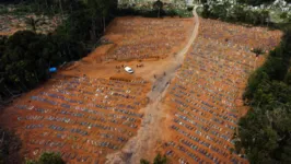 Imagem ilustrativa da notícia Brasil chega à maior média móvel de mortes por Covid-19 da pandemia
