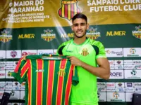 Jefinho durante treino com o elenco alviceleste 