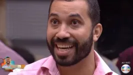A informação foi anunciada nas redes sociais pelo professor Rafael Costa Lima, e confirmada pela equipe de Gilberto. Rafael disse, ainda, que esse PhD estava no topo da lista de preferências do participante do BBB.