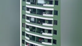 Mais um flagra pra conta do edifício