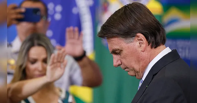 Imagem ilustrativa da notícia 'Quem
foi que fechou, que tirou os empregos?', diz Bolsonaro em SC