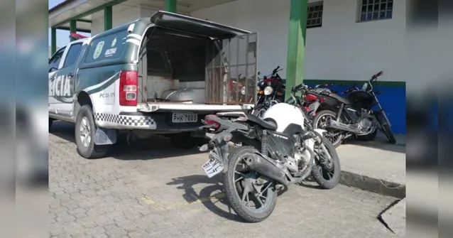 Imagem ilustrativa da notícia Bandidos são perseguidos e atropelados após arrastão na Cidade Nova; assista!